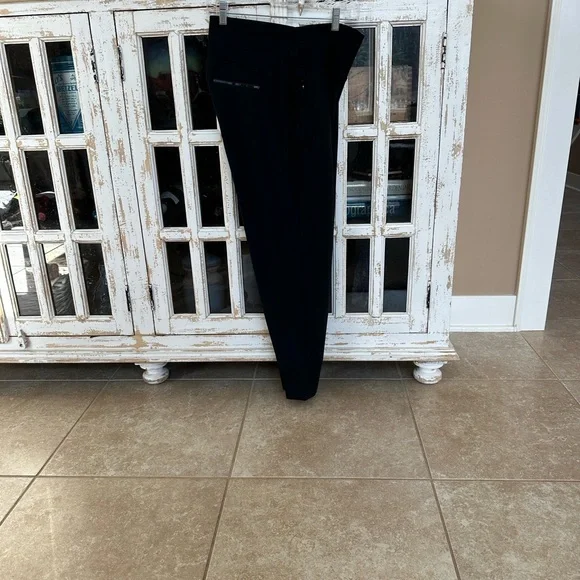 Athleta Venice Jogger Medium Black Like New! - Picture 3 of 6